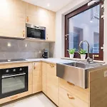 Gdn Center- Brique - Pool, Sauna, Jacuzzi, Gym *