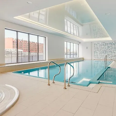 아파트 Gdn Center- Brique - Pool, Sauna, Jacuzzi, Gym *