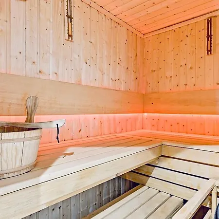 Apartment Gdn Center- Brique - Pool, Sauna, Jacuzzi, Gym