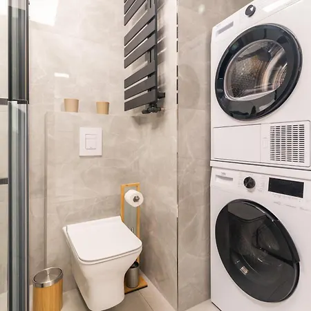 Gdn Center- Brique - Pool, Sauna, Jacuzzi, Gym Apartment